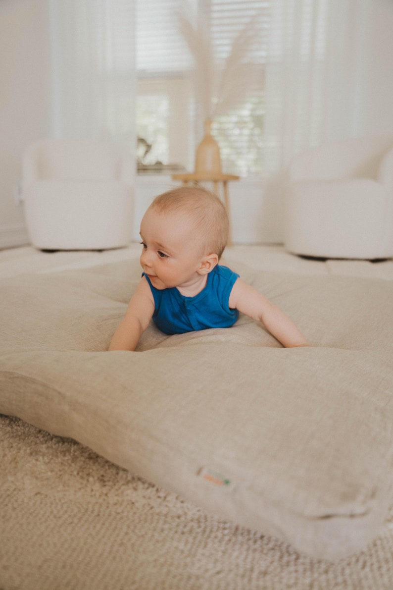 Organic Play mat filled HEMP Fiber in non-dyed linen fabric Nursery Baby Blanket Blanky padded image 2