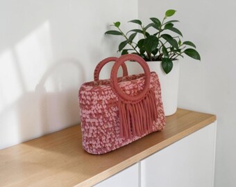 Chunky bag in thick stretch lycra, crocheted summer beach bag, women's summer vacation accessory, handmade artisan bag, trendy designer bag