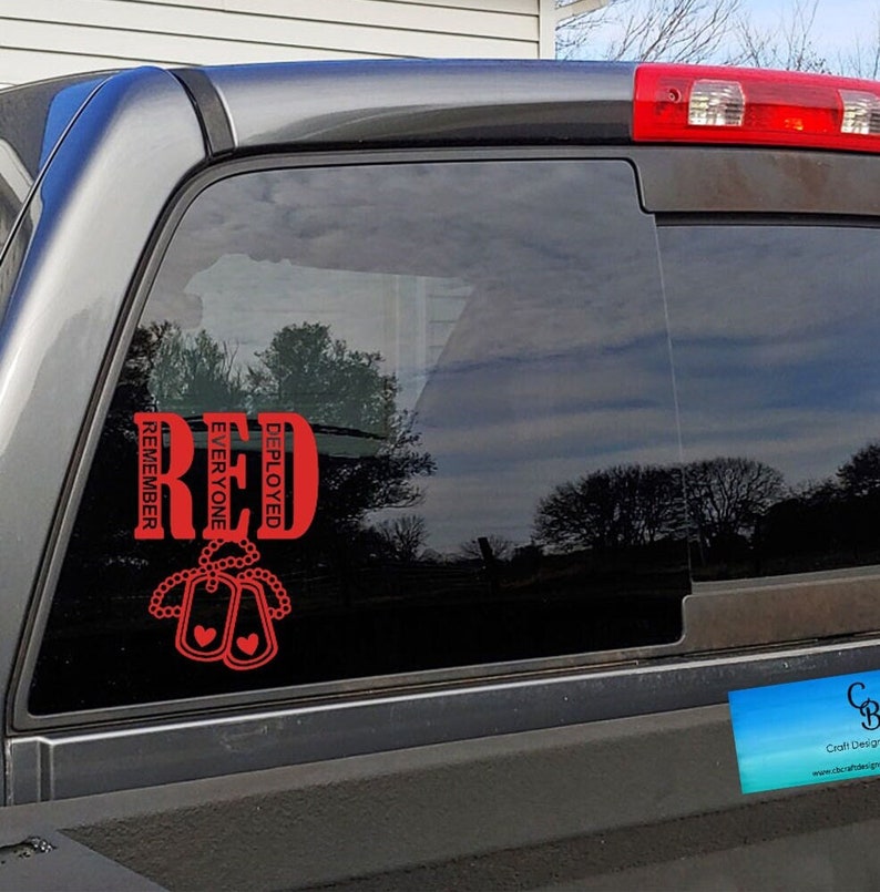 Calcomanía para auto "Viernes Rojo" con el mensaje "Recuerde a todos los que están desplegados", apoyo militar imagen 1