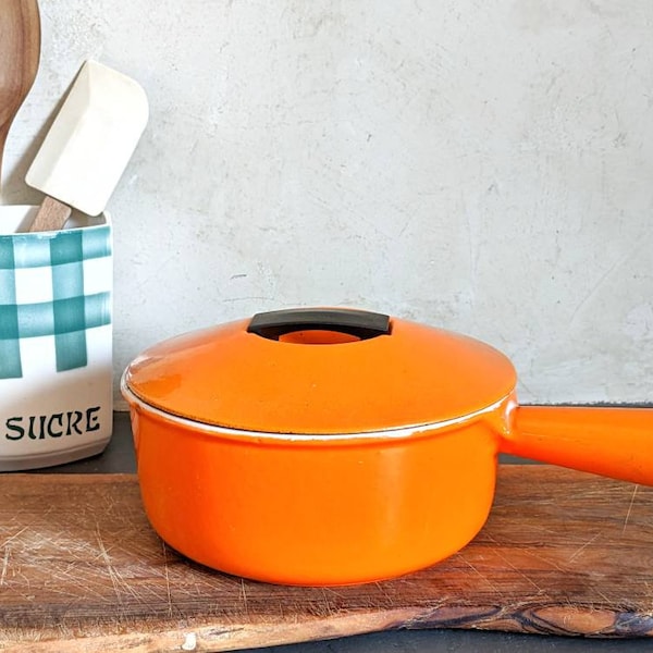 French vintage enameled cast iron saucepan 1960 1970, COUSANCES made in France, orange flame lid casserole 18 cm, pot, frying pan