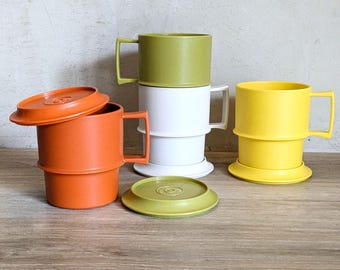 4 vintage French 1970 Tupperware mugs, tea coffee cups with lids saucers, camping, office, made in France.