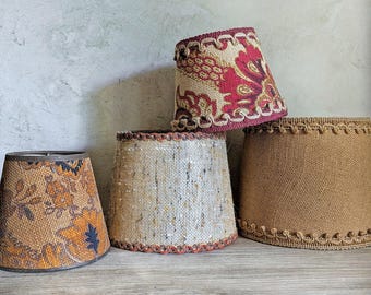Juego de 4 pantallas de lámpara francesas vintage de los años 60-70, de arpillera, de 15 a 20 cm, tela antigua, lámpara pequeña, estilo rústico campestre.