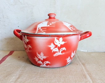 French vintage enamel casserole dish 1930, enamel with flower patterns, red and white, with lid, antique vintage, shabby chic