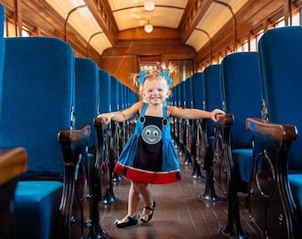 Besticktes Lokomotiv Kleid, Charakterkostüm für Mädchen