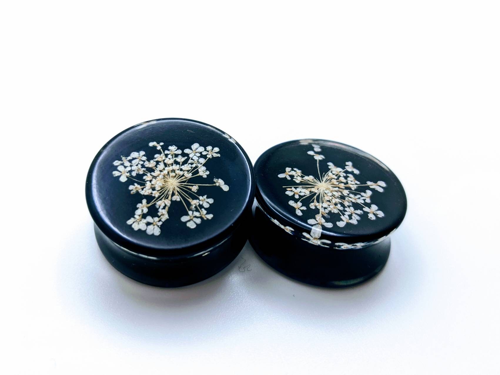 Feminine shop ear gauges