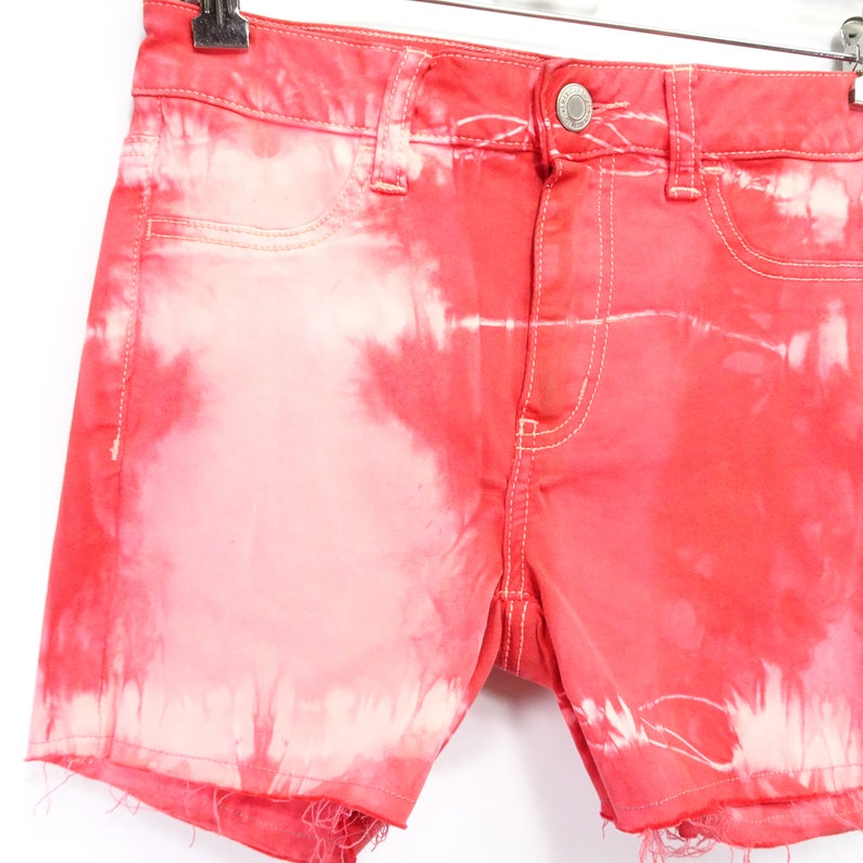 American Eagle Womens Red Tie Dyed Denim Stretch Jean Shorts 6