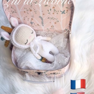 Lili the Unicorn Capu&#39;Choux, crochet, amigurumi, tutorial in French and English (US terms)
