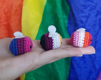 Pride Bees - biseksueel, lesbienne, niet-binair, homoseksueel, panseksueel, trans-vlag bijensleutelhanger