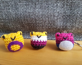 Ranas del Orgullo: llavero de rana con la bandera bisexual, lesbiana, no binaria, gay, pansexual y trans.