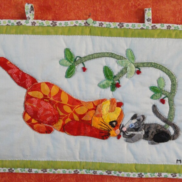 VINTAGE CAT MOUSE hand made   wall art     quilt patchwork  Ready to send