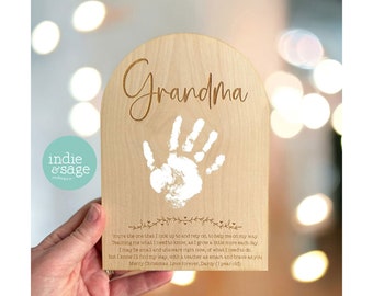 Baby's First Christmas Personalised Handprint Plaque, Unique Keepsake Gift for Mum, Dad, Grandma or Grandad, Christmas Gift Ideas, Grandma