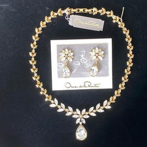 Set Oscar De La Renta  Gold Tone Crystals Necklace With Earrings