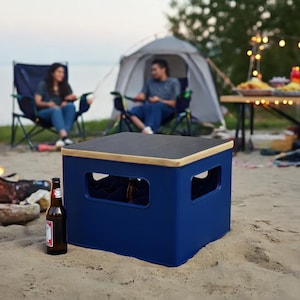 CULT at home Siège pour casier à bière - Pour barbecue sans bière - Avec dessous de verre - Jeu de mémoire - Coussin pour caisse à bière - Tabouret pour balcon CULT at home Siège pour casier à bière - Pour barbecue sans bière - Avec dessous de verre - Jeu de mémoire - Coussin pour caisse à bière - Tabouret pour balcon