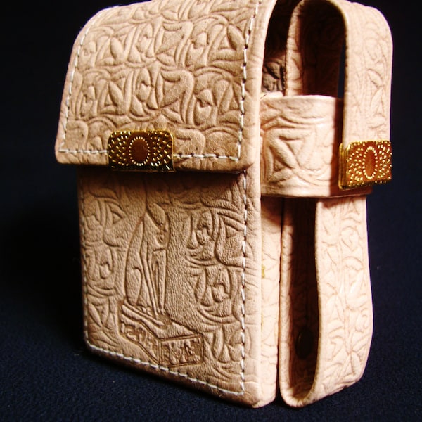 Egypt Hand Made Egyptian Genuine Fine Leather Bastet Bast Cigarette Case cigarette holder Ancient Egyptian