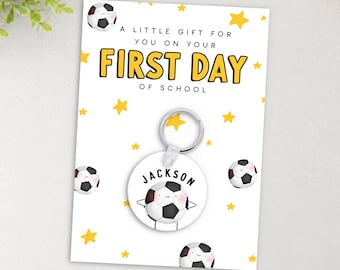 Llavero personalizado con nombre y tarjeta de respaldo para el primer día de clases - Fútbol