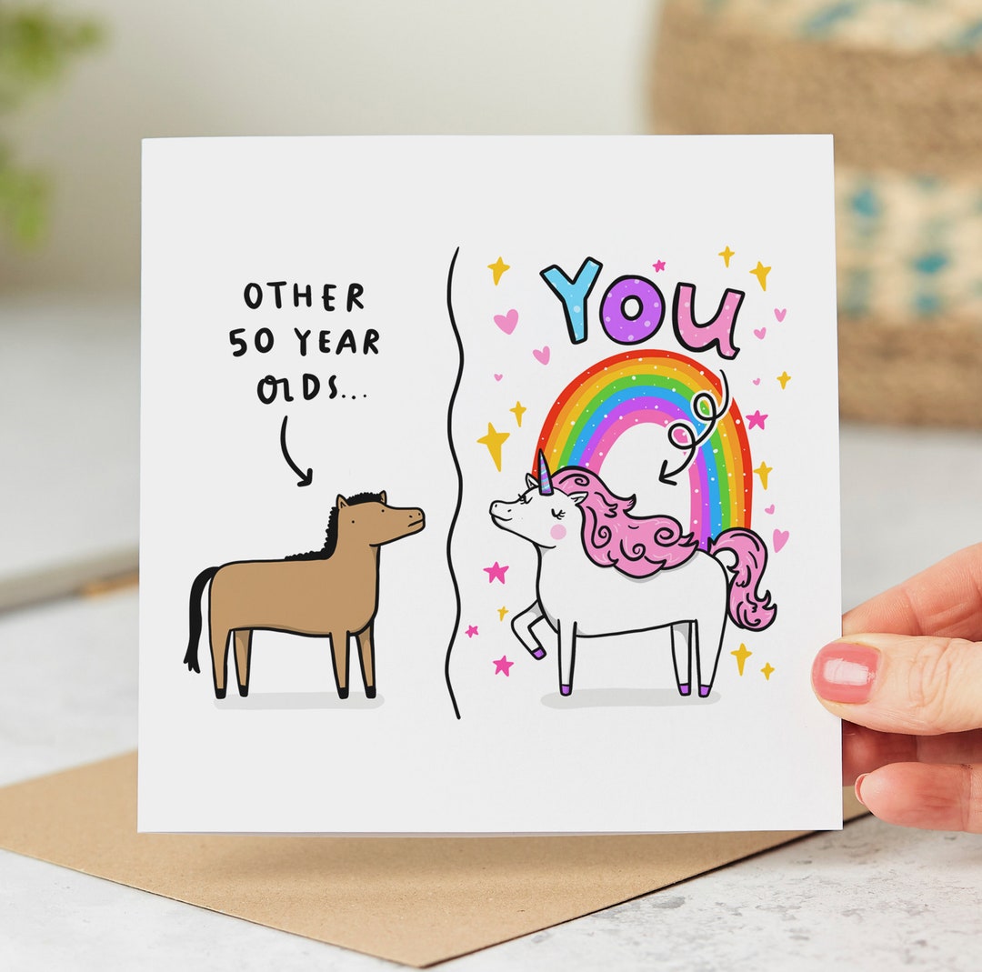 Cuscino 40x40 Cm Gift Base Per 50° Compleanno - Federa In Lino Con Stampa 'Still Believe In Unicorn'
