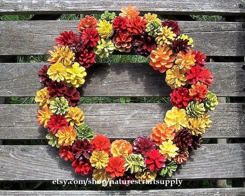 Fall Wreath, Thanksgiving. High-Quality, Colorful, Pine Cone Wreath. Unique wreath with painted Pine cones. Door wreath, wall decor. immagine 1