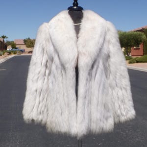 S-M (6-8) real BLUE fox fur jacket coat, minor SHEDDING, by Saga Furs, hip-length, ivory w gray tips, shawl collar, soft & luxurious (#3406)