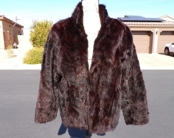 S-M (8-10) real MINK FUR STROLLER jacket coat, hip-length, dark brown, chevron design, great vintage find, very soft fur, luxurious (#1132)
