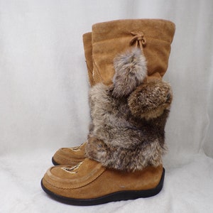 Wm (6) real RABBIT fur boots, DAMAGED, beige, mukluk style, real suede uppers, rabbit fur & beaded accents, fur boots (#3064-2)