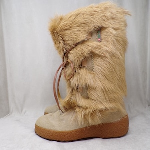 NWOT Wm (10) real GOAT fur boots, by Pajar, high quality, beige, apres ski boots, real goat fur uppers, brand new/never worn (#3446-2)