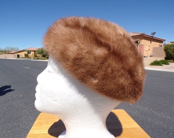 21" real beige MINK FUR hat, womens dome shaped hat, beige mink fur hat, vintage dome mink hat, vintage mink fur hat, EUC (#2309)