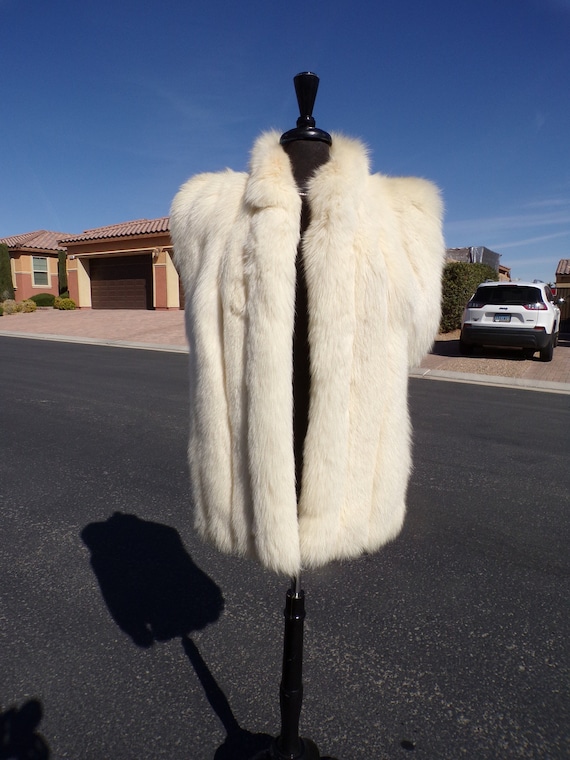 S-M (6-8) real ARCTIC FOX fur vest, by SAGA, ivory