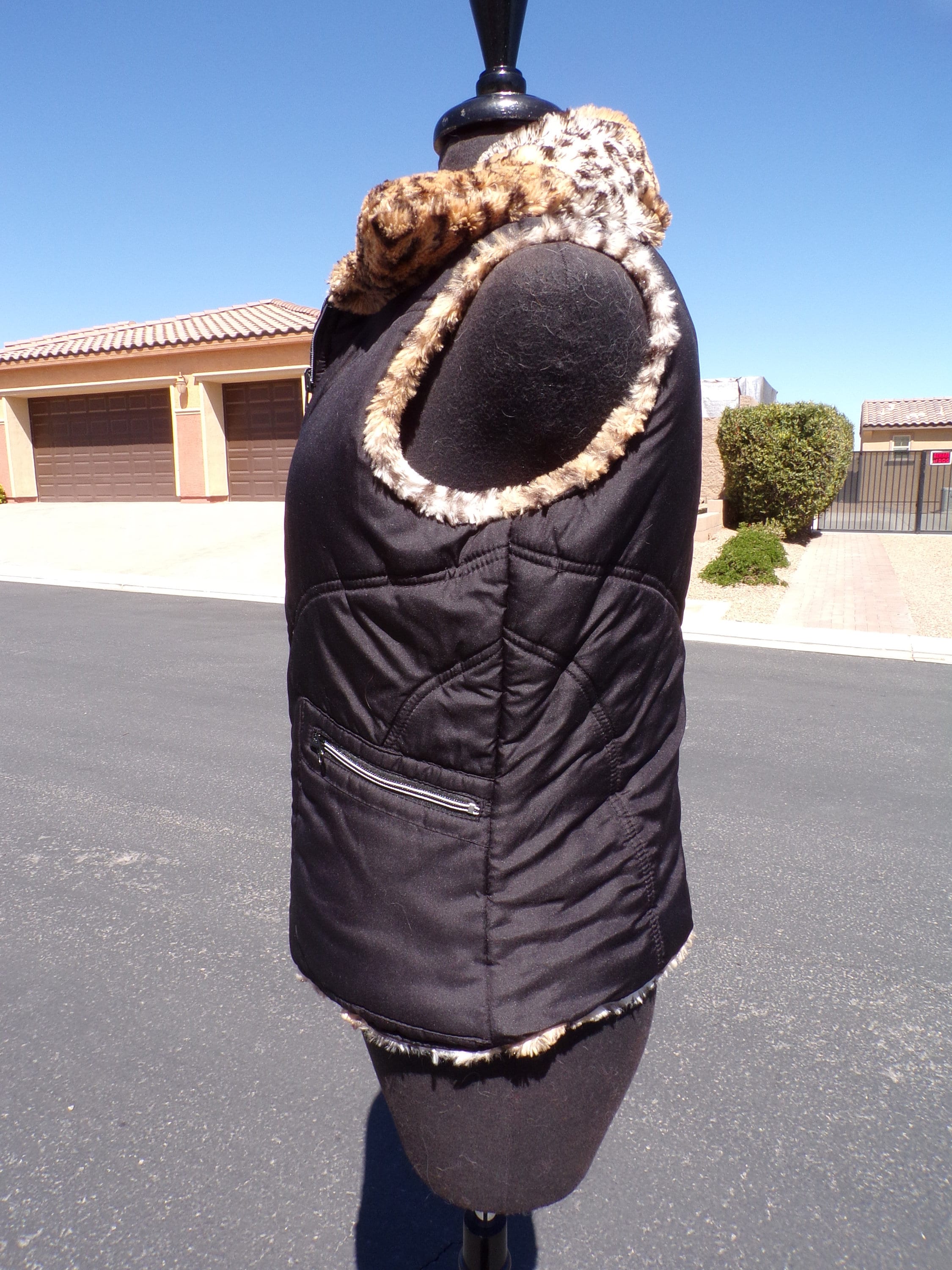 M (8-10) FAKE FAUX VEGAN Leopard Print 