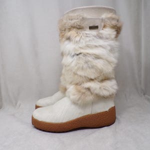 Wm (7.5) real RABBIT FUR apres ski boots by Oscar Sport, high quality, real rabbit fur on the shaft, vintage boots, wedge heels, EUC (#3442)