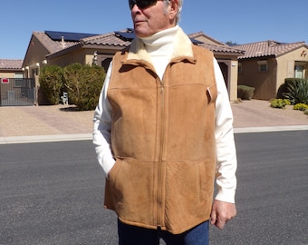 Men's XL-2XL real SHEARLING SHEEPSKIN - beige leather vest, classic styling, front zipper, spotless vintage condition (#1608)