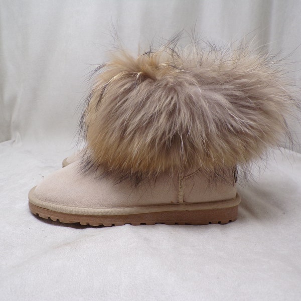 NWOT Wm (7) real TANUKI RACCOON fur boots by Lote Vsia, beige suede/beige real fur, new & unused, finnn raccoon, Asiatic raccoon fur (#2373)