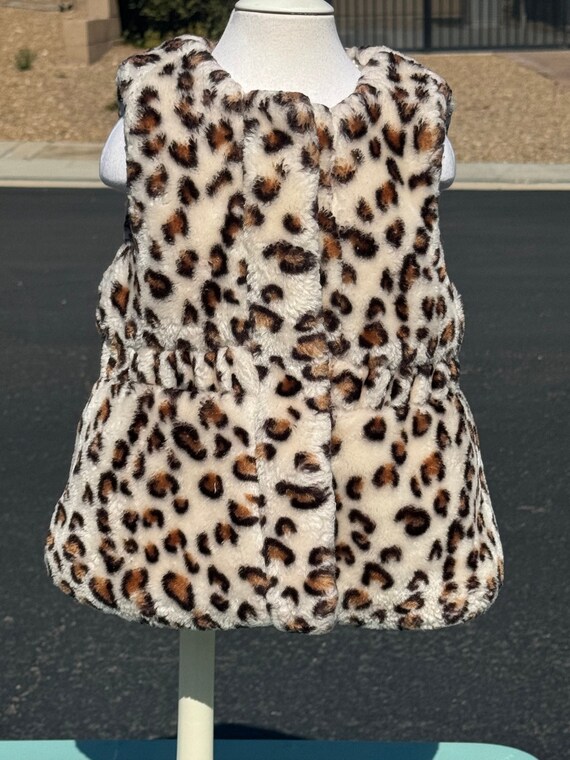 NWOT Child (2T) FAKE FAUX fur vest in leopard pri… - image 1