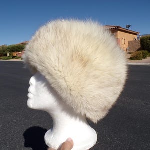 22&quot; real BLUE FOX fur hat, fox fur hat, ivory w gray tips, vintage fox hat, classic dome shape, gorgeous, vintage hat, EUC (#3202)