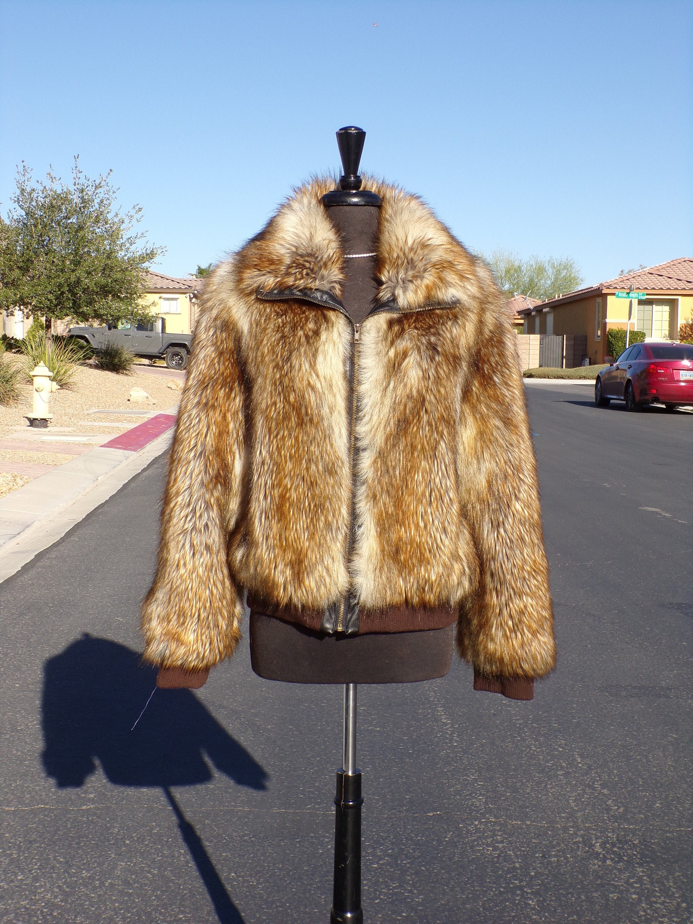 M (8-10) FAKE Fur, FAUX Fur, Vegan, Imitation Raccoon Fur, Bomber