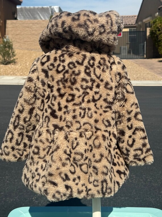 Child (18 mo) FAKE FAUX fur jacket in leopard pri… - image 4