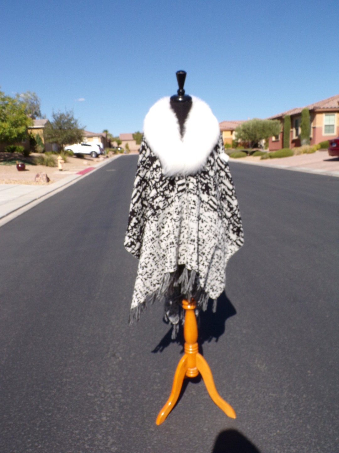 Loose Fox Fur Collar Knitted Poncho