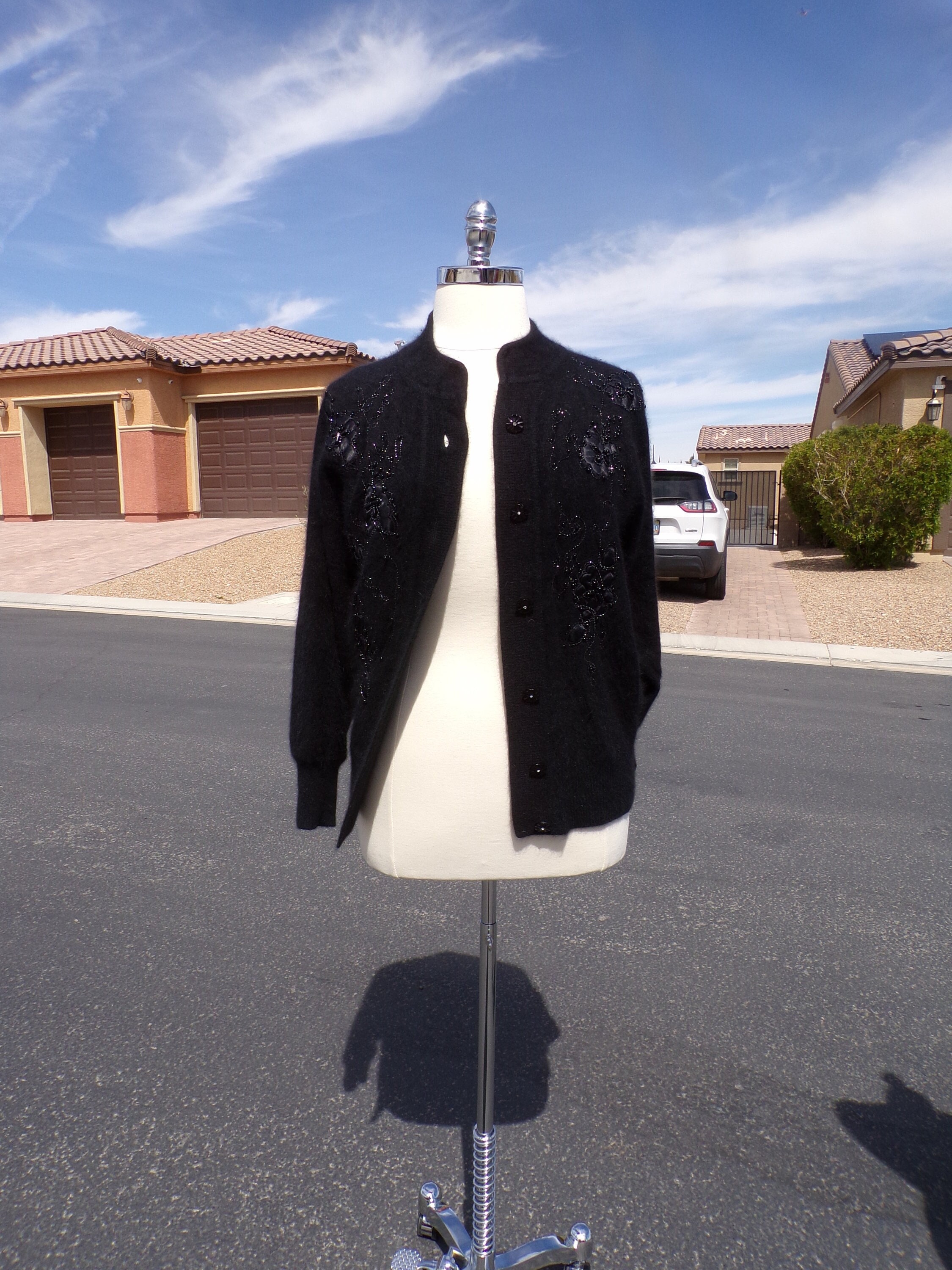 M (8-10) real ANGORA sweater, black w appliques and beading, lightweight embellished sweater, in great vintage condition! (#2199)
