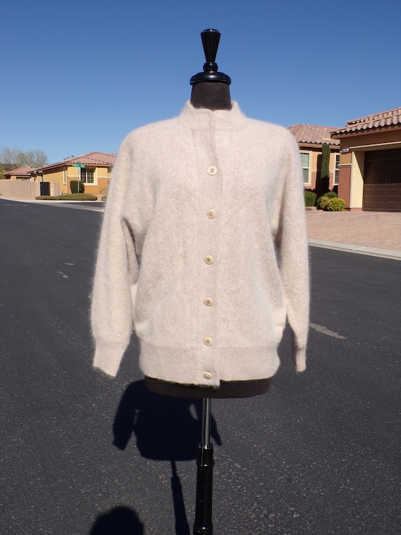 M 10 Real ANGORA Sweater Beige oatmeal Rhinestone Buttons Lightweight Angora Blend Sweater Plain in Great Vintage Condition 2229 Etsy Canada