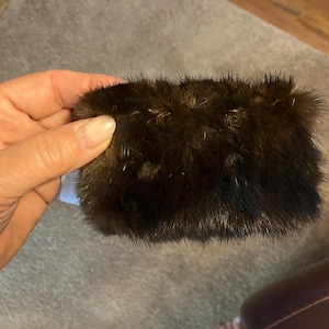 Cartera de piel de visón de caoba auténtica, tarjetero unisex, regalo para anfitriona, hecha con abrigos de piel reciclados y reutilizados (#1346-2)