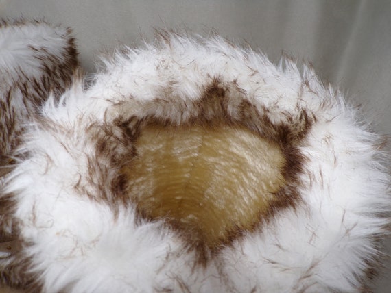 Wm (10M) FAUX Fur, FAKE Fur Boots W Faux Suede Uppers, Beige