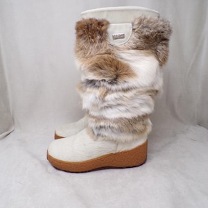 NWOT Wm (5) real RABBIT FUR apres ski boots by Oscar Sport, high quality, real rabbit fur on the shaft, vintage boots, wedge heels (#3175)