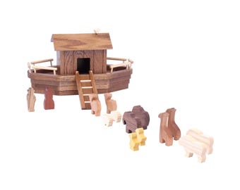 AmishToyBox.com Noah's Ark Wooden Playset with 13 Animals and Mr. & Mrs. Noah, Removable Roof and Ramp, Amish-Made