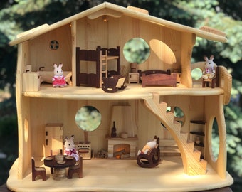 Waldorf-Puppenhaus, Geschenk zum 1. Geburtstag, großes Puppenhaus aus Holz, Kamin und Möbel aus rotem Holz, Waldtiere im Maßstab 1:16