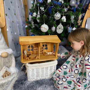 Kindercadeaus Poppenhuis 1:24 schaal 1e verjaardag kerstcadeau Sylvanian Dollhouse Alderwood Poppenhuispakket personaliseren Fairy Montessori Waldorf