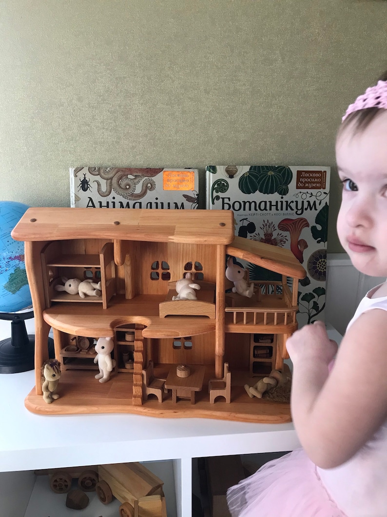 Puppenhaus 1:24 Weihnachten Kinder Geschenk Nichte Geschenk Erlenholz Puppenhaus Holz Personalisieren Puppenhaus Bausatz Montessori Waldorf Bild 3