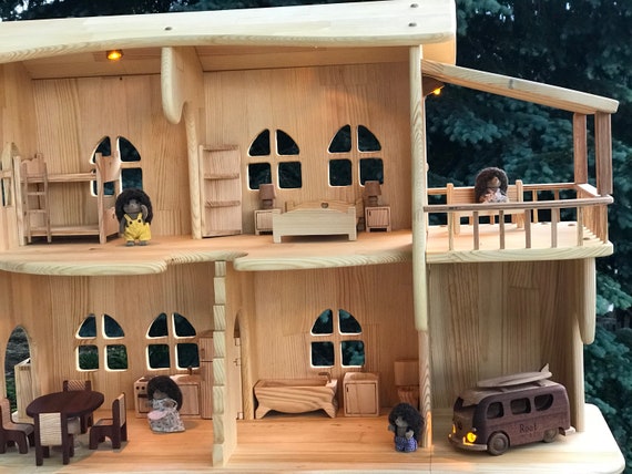 dollhouse with garage