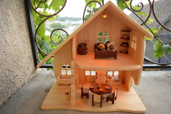 doll house without furniture