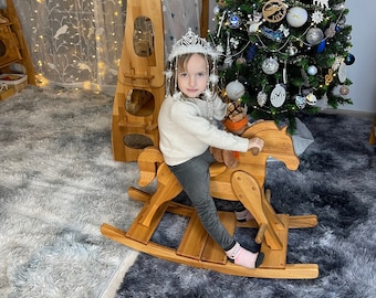 Regalo de caballo mecedor de madera para niño Montessori waldorf paseo de juguete clásico personalizado en juguete mecedor caballo tallado de madera