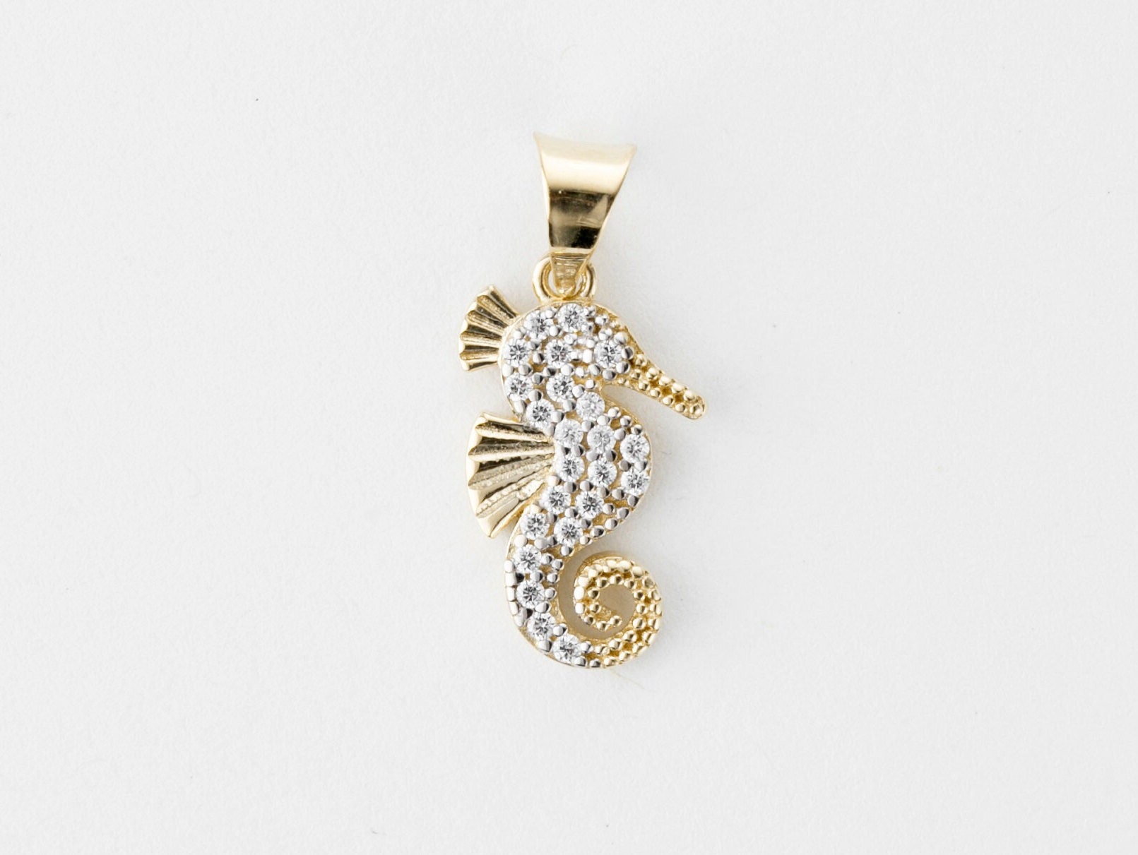 Diamond seahorse pendant deals