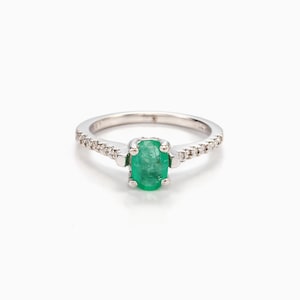 Vintage Oval Emerald and Diamond Solitaire Ring Gold 14k, White Gold Green Emerald Ring, Vintage Jewelry